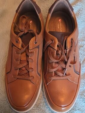 Clarks Men's Tan/Brown Leather Lace-Up Sneakers